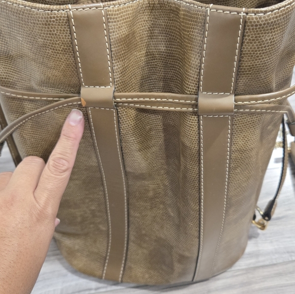 Lancel Elsa Sellier Brown/tan Leather Drawstring Bucket Handbag - Picture 8 of 16